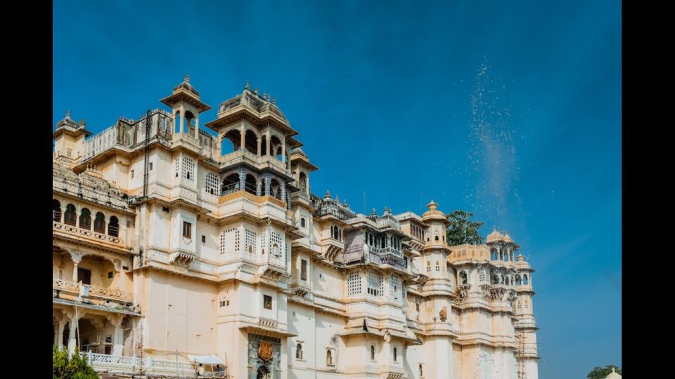 Udaipur Full-Day Private Sightseeing Tour With Guide - Itinerary Highlights