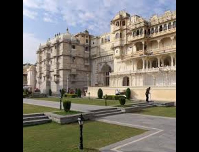 Udaipur,Ranakpur,Kumbhalgar Same Day Tour - Itinerary Highlights