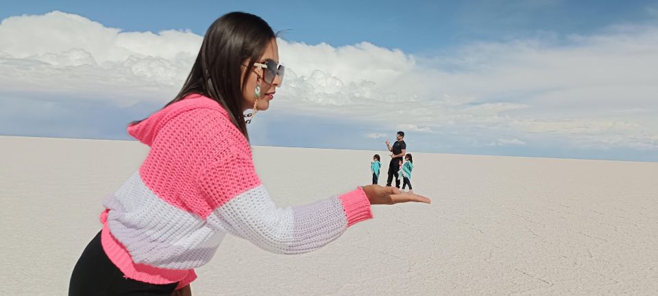 Uyuni Salt Flat Full Day Tour for 4 With Speak English Guide - Itinerary Highlights