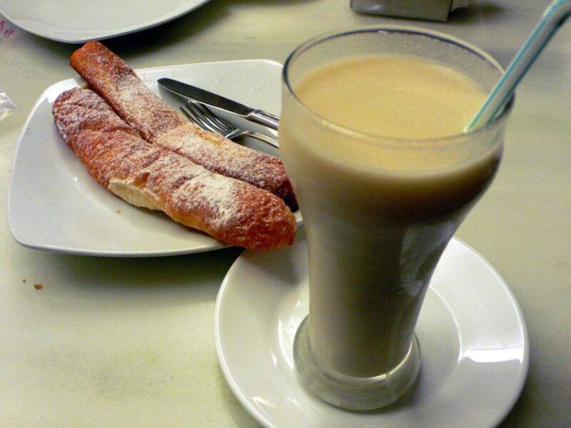 Valencia: Old Town Walking Tour and Traditional Drink - Duration and Price