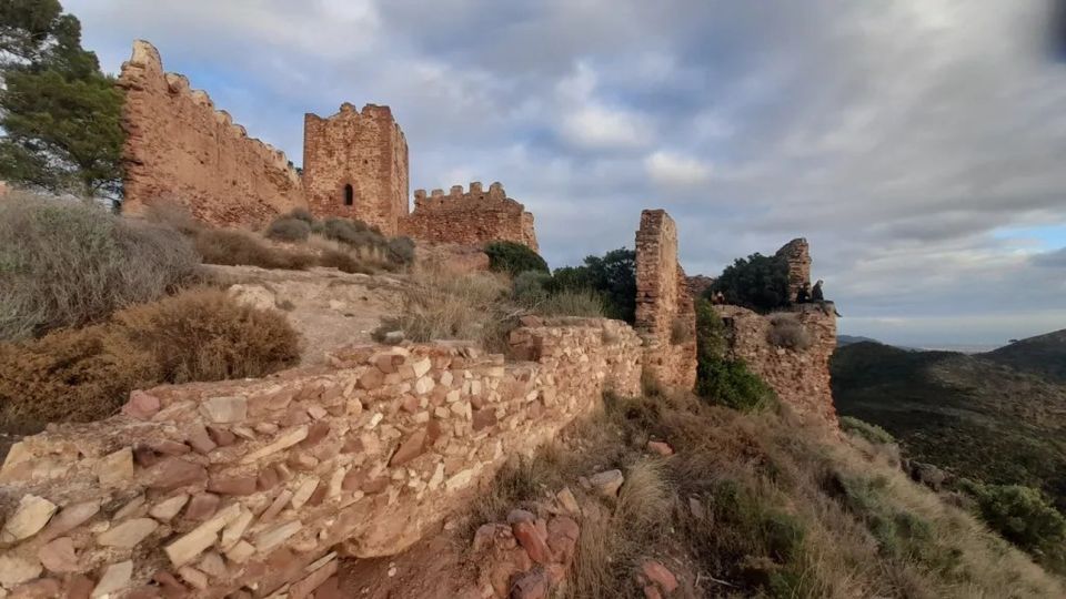 Valencia: Serra Castle Tour and Sunset - Itinerary