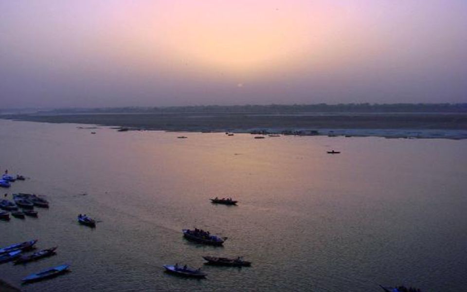 Varanasi: Private Evening Rooftop Dinner - Location and Setting