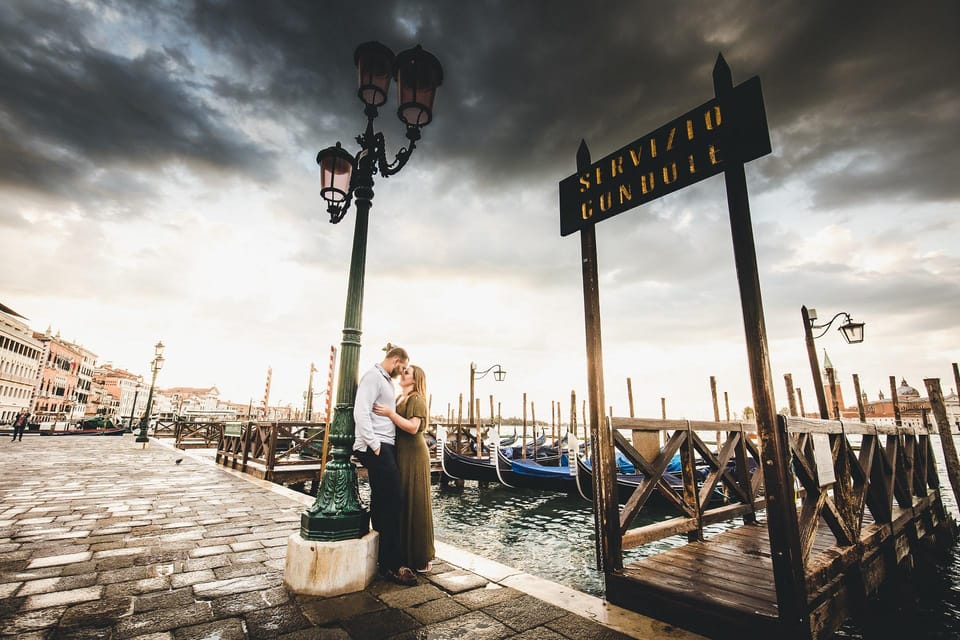 Venice: Sunrise Couple Photo Shoot - Experience Details