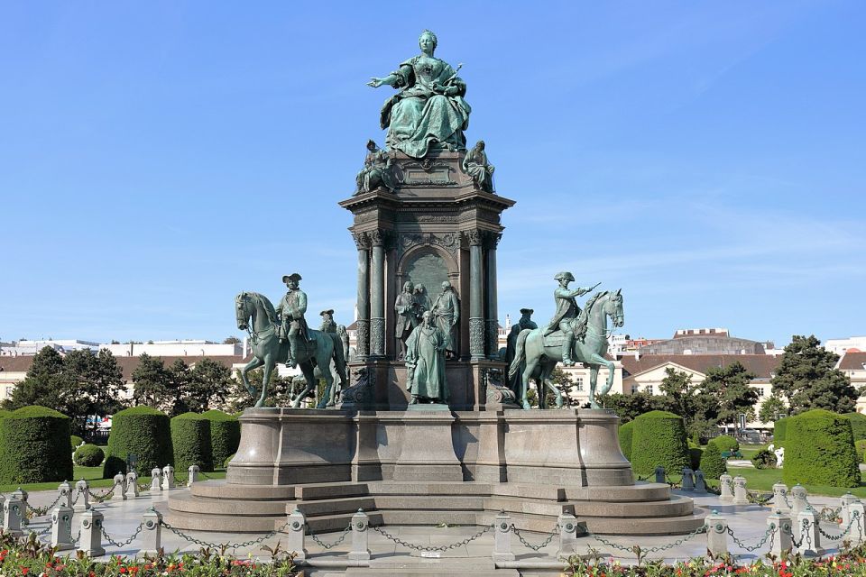 Vienna: City Center Highlights Small-Group Walking Tour - Itinerary Highlights