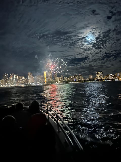 Waikiki: Firework Boat Cruise - Cruise Details