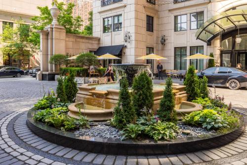 Waldorf Astoria Chicago - Good To Know