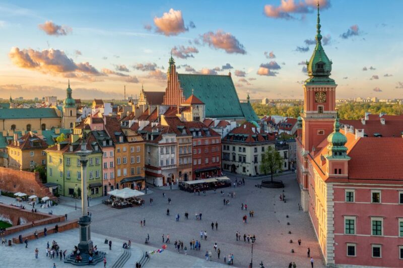 Warsaw: First Discovery Walk and Reading Walking Tour - Experience and Itinerary