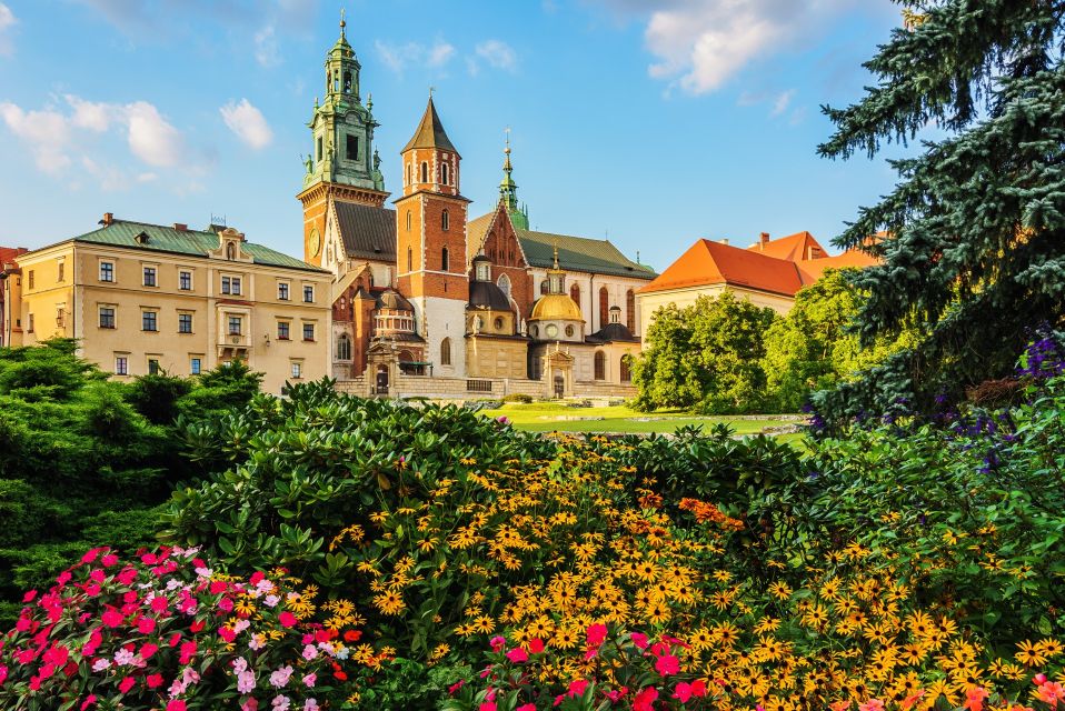 Wawel Castle & Cathedral Skip the Line Small Group Tour - Experience Highlights