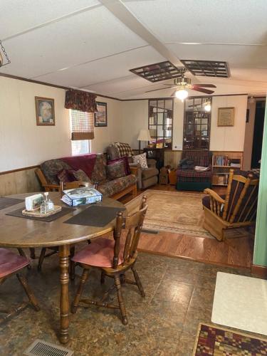 Wolf Creek Farm B&B and Motorcycle Manor at Wolf Creek Farm, LLC - Accommodation Options
