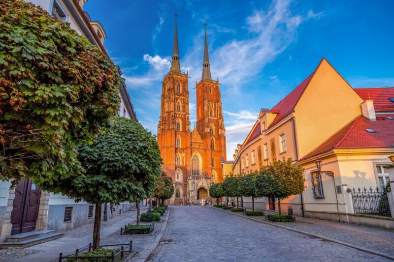 Wroclaw: 3.5-Hour City Tour With University & Cathedral - Itinerary Highlights