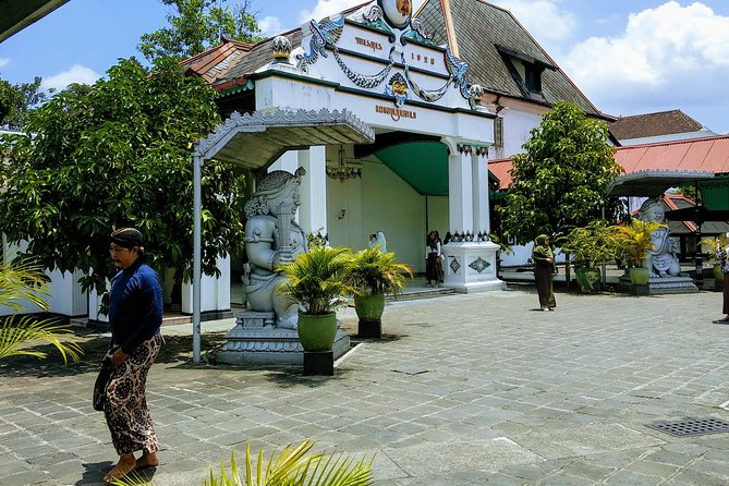 Yogyakarta City Tour and Ijo Temple Sunset - Included Amenities