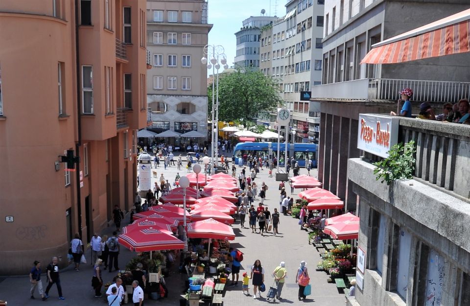 Zagreb: Private Highlights Walking Tour W/ Funicular Ticket - Tour Experience and Highlights