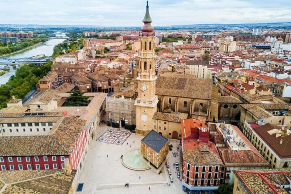 Zaragoza : Private Custom Walking Tour With a Local Guide - Itinerary and Highlights