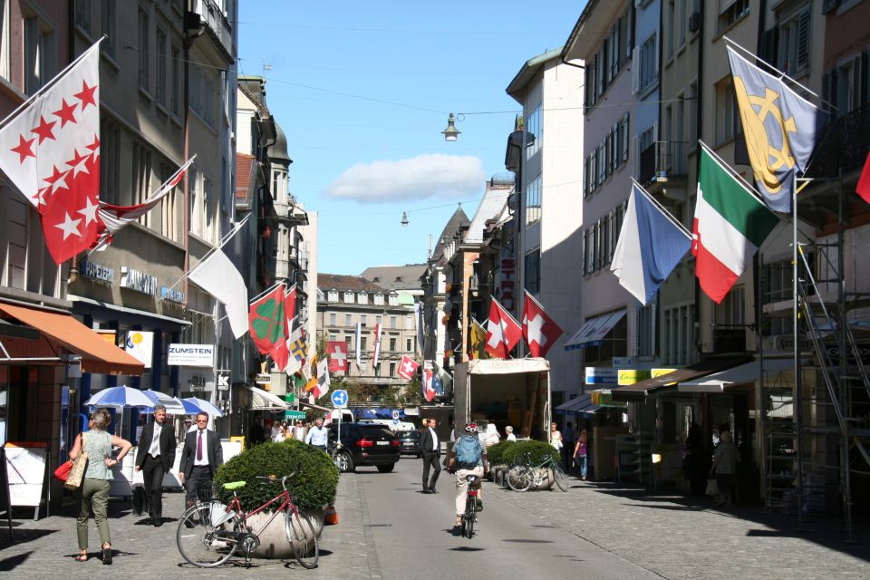 Zurich: Private Walking Tour With a Local Guide - Experience Iconic Landmarks