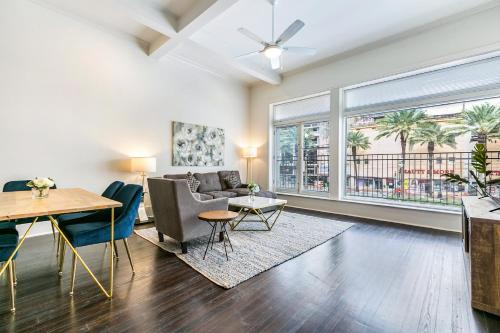 1 and 2 BR Private Condos Steps Away From French Quarter - Location Benefits
