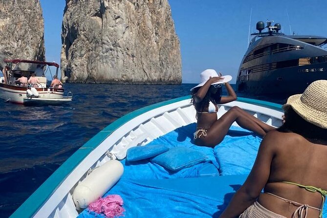 3 Hours Private Capri Boat Tour With Pasta and Prosecco - Meeting and Pickup