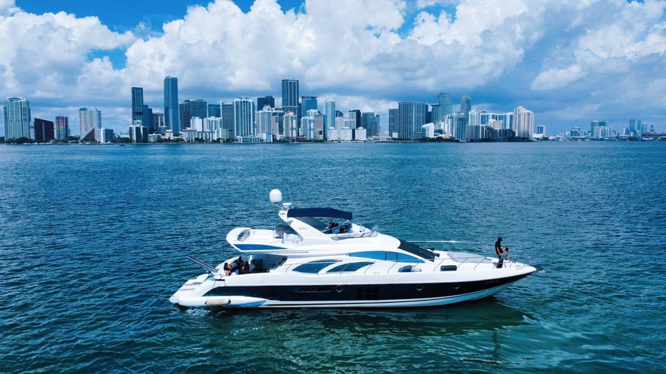 70FT Azimut Available in Miami for up to 13 People. - Experience Highlights