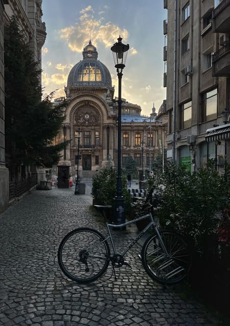 A Tale of Bucharest Old Town Walking Tour - Experience and Learning