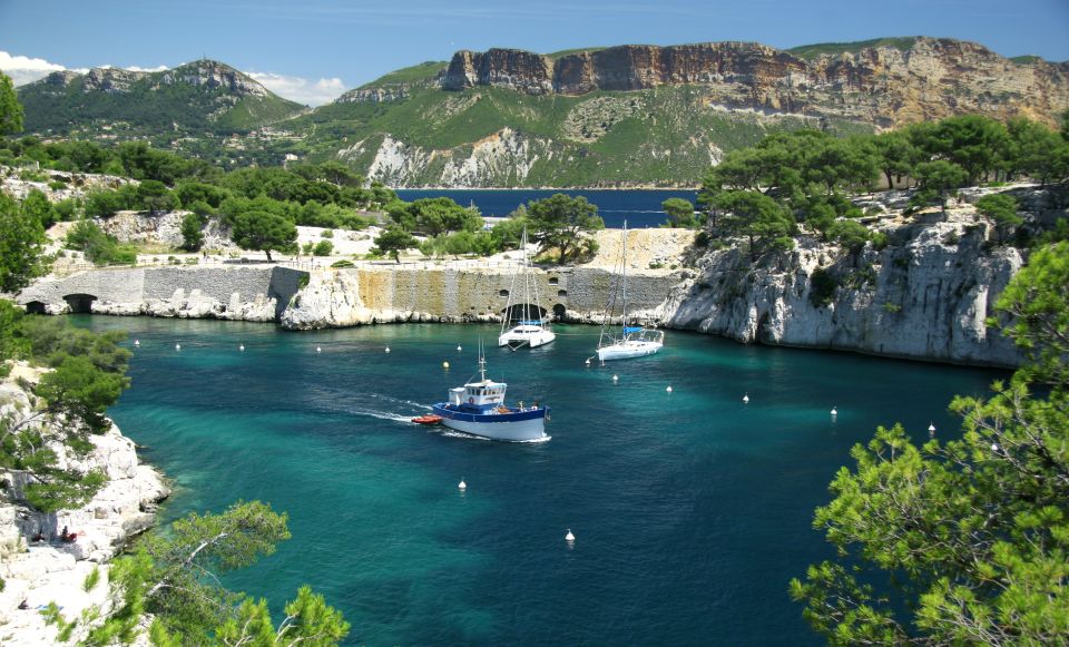 Aix-en-Provence: Cassis Boat Ride and Wine Tasting Day Tour - What to Bring