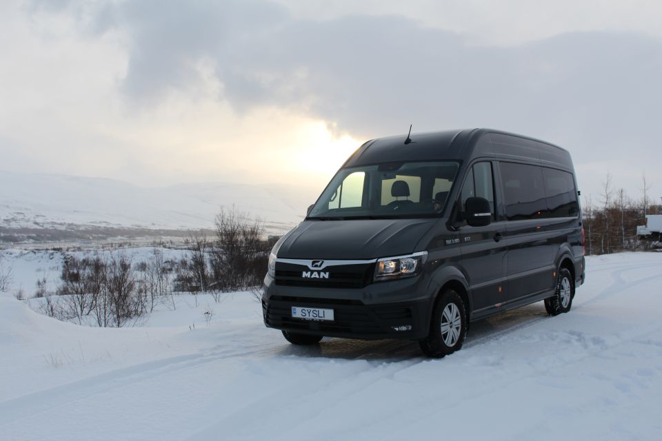 Akureyri: Private Transfer To/From Akureyri Airport - Payment Options