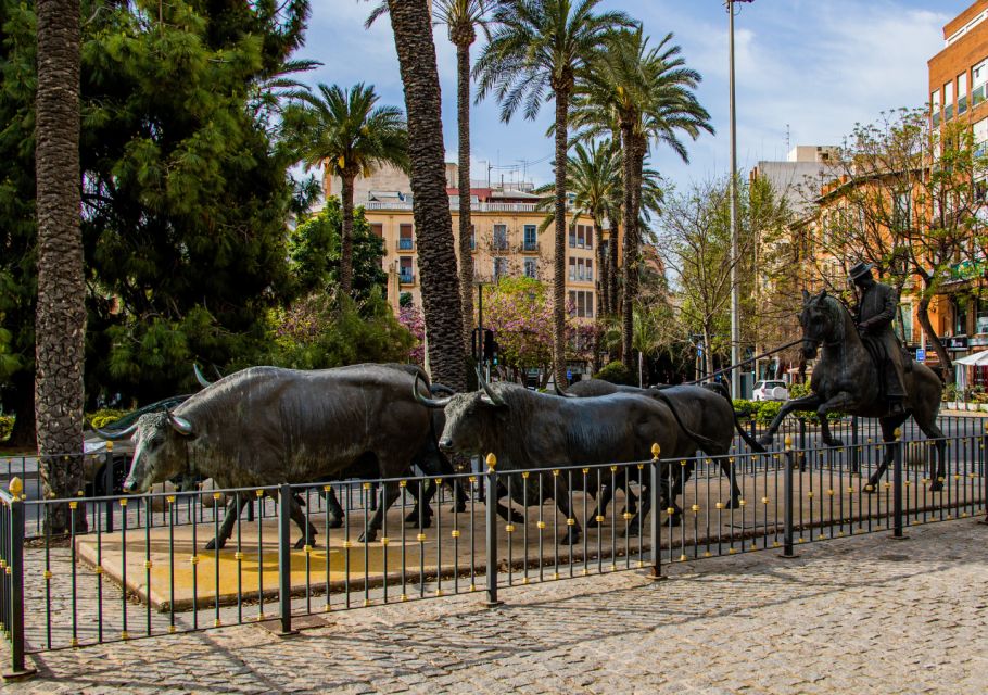 Alicante: Bullring and Central Market Gastronomic Tour - Cultural Experience