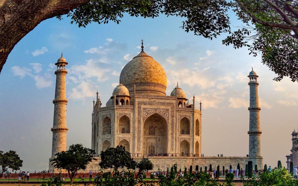 All Inclusive Taj Mahal Day Trip by Fastest Train From Delhi - Itinerary Highlights