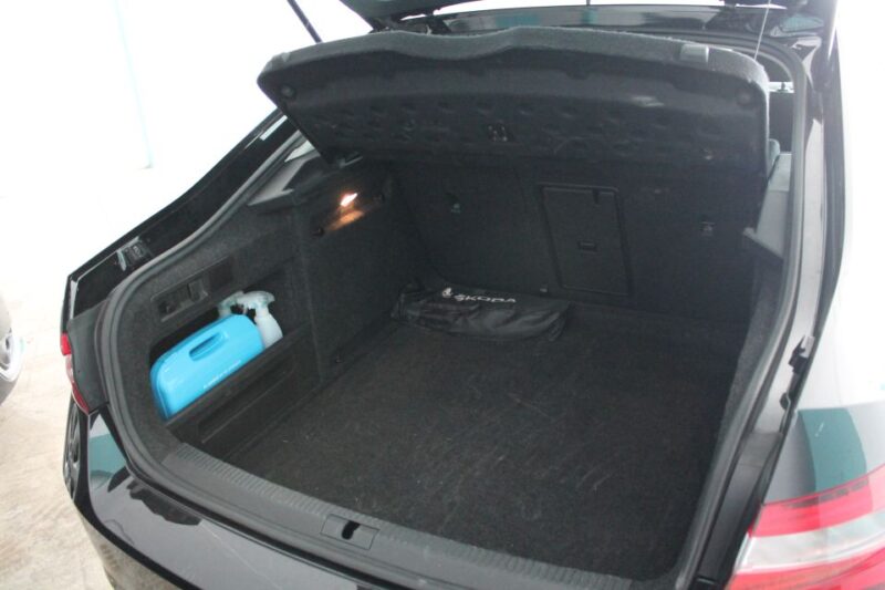 Altea: Alicante Airport (ALC) Private Transfer - Vehicle and Amenities