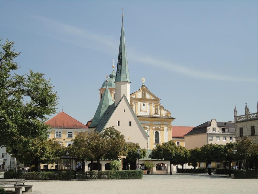 Altötting: Christmas Market Walking Tour - Exploring the Market Attractions