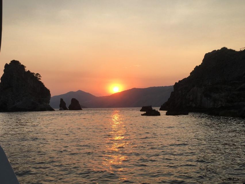 Amalfi Coast Sunset Boat Tour From Salerno With Aperitivo - Amenities and Inclusions