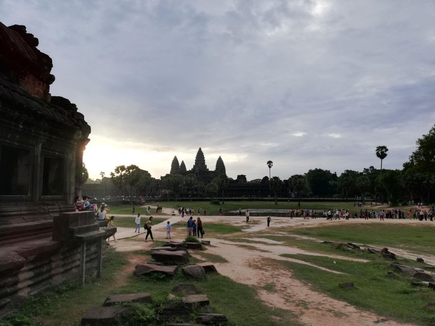 Angkor Wat Bayon Ta Prohm Temple Shared Tour - Angkor Wat Experience