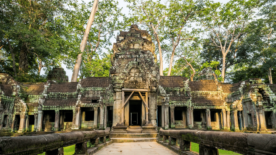 Angkor Wat Full-Day Private Tour With Sunset - Ta Prohm Experience