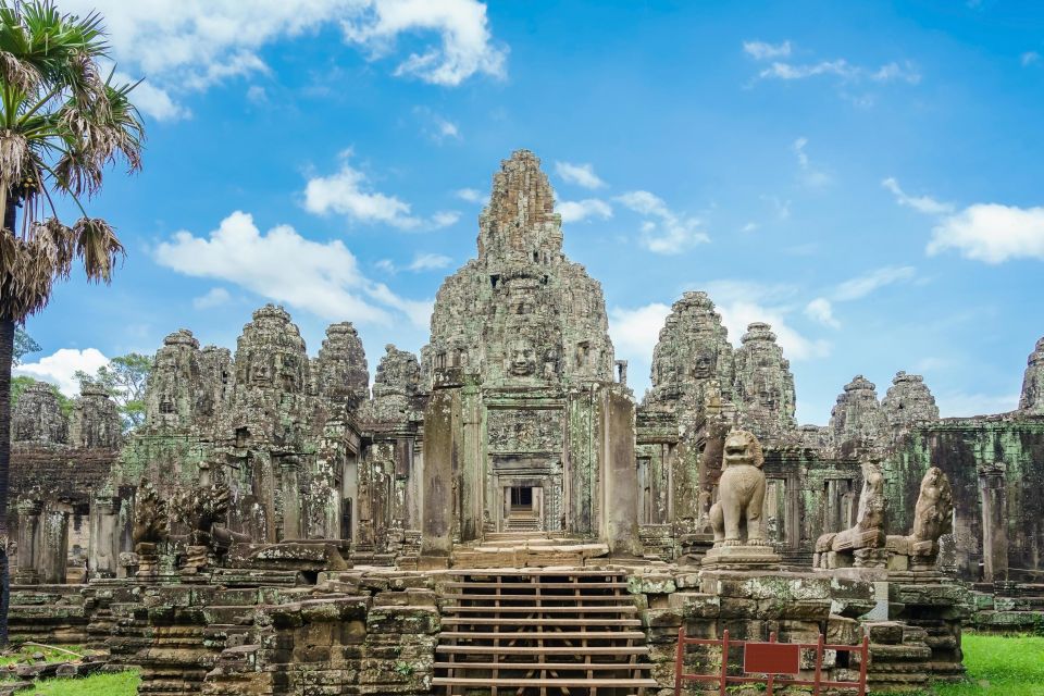 Angkor Wat: Small Circuit Tour by Car With English Guide - Temples Included in the Circuit