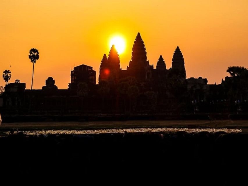 Angkor Wat Small Tour Sunrise With Private Tuk Tuk - Sunrise Experience at Angkor Wat