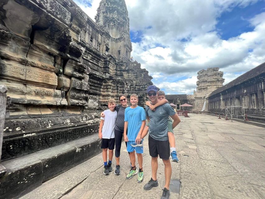 Angkor Wat Sunrise Bike Tour With Lunch Included - Inclusions and Amenities