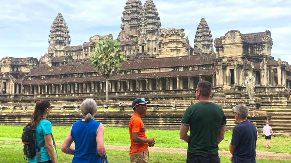 Angkor Wat: Sunrise Bike Tour With Private Breakfast & Lunch - Inclusions for Participants