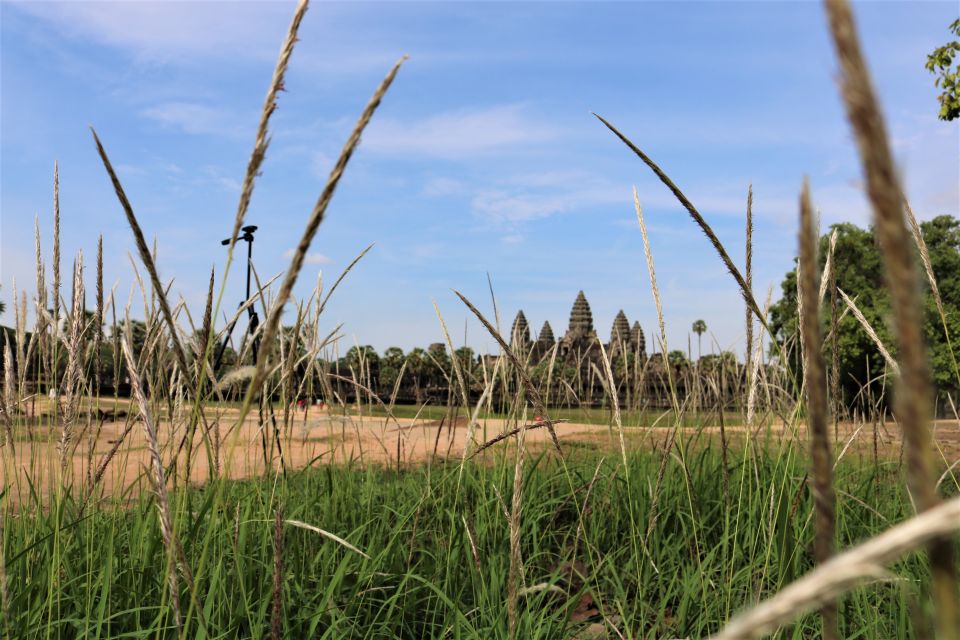 Angkor Wat: Tuk Tuk and Walking Tour - Inclusions and Exclusions