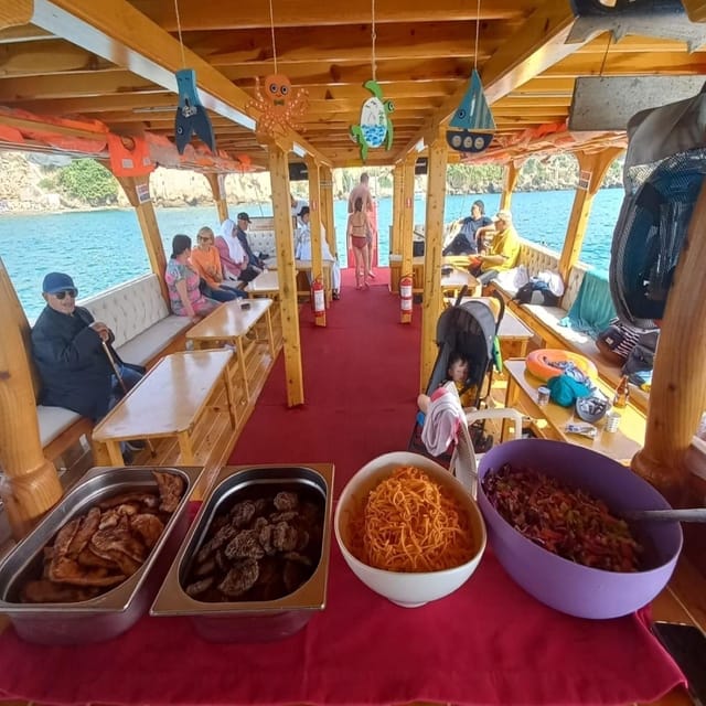 Antalya/ Belek: Relax Boat Tour With Lunch & Soft Drinks - Inclusions and Amenities