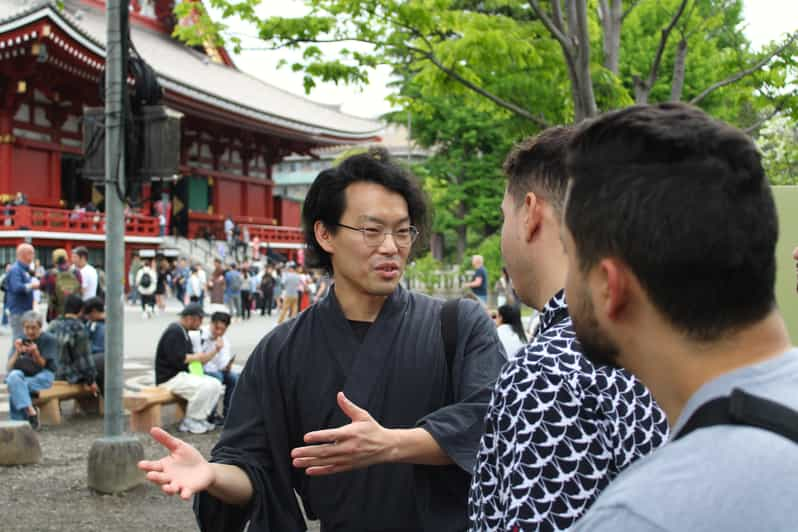 Asakusa Walking Tour With an Experienced Japanese Comedian - Unique Features of the Tour