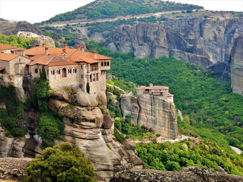 Athens: 2-Day Meteora Tour in Spanish With Guide & Hotel - Day One Activities