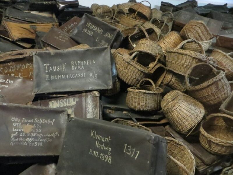 Auschwitz-Birkenau and Krakow Private Car Trip From Katowice - Highlights of Krakow Tour