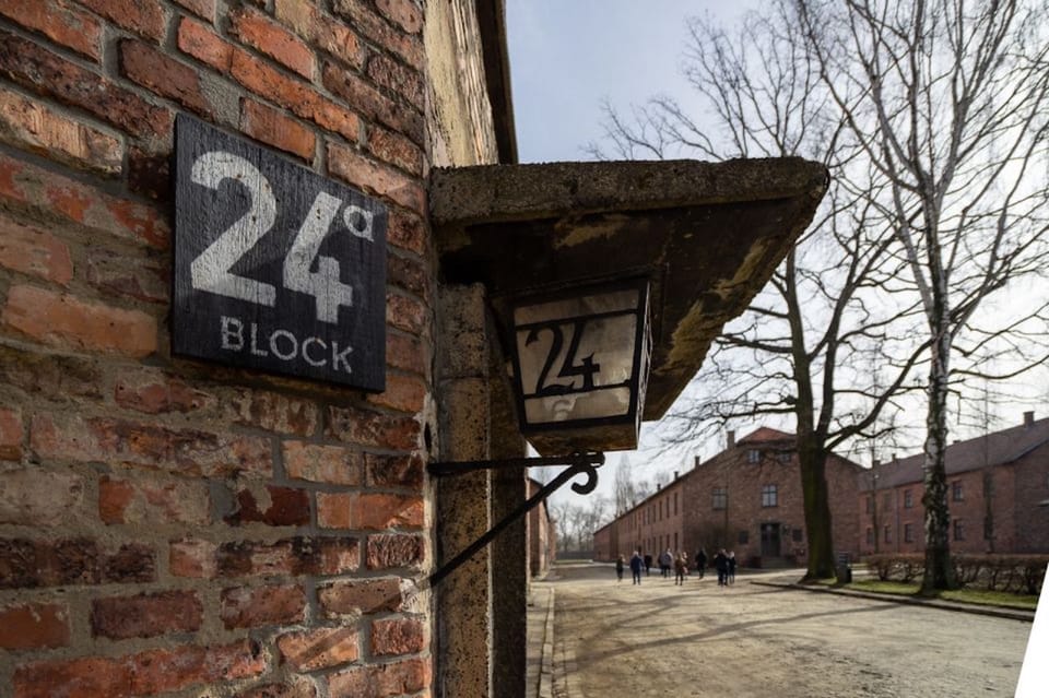 Auschwitz-Birkenau: Skip-the-Line Ticket and Guided Tour - Inclusions and Meeting Details