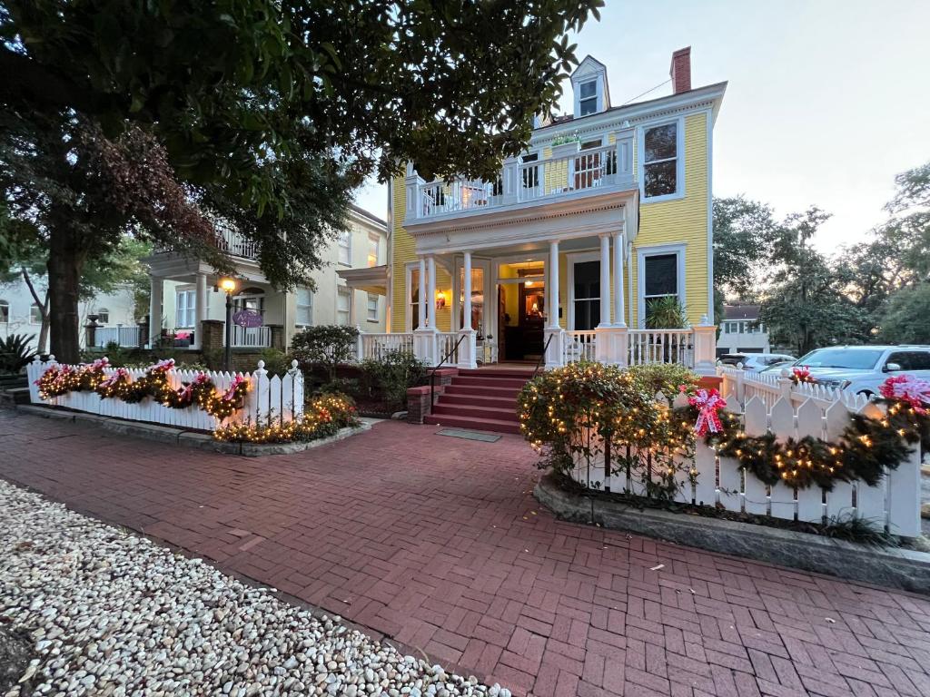 Azalea Inn and Villas - Facilities and Amenities