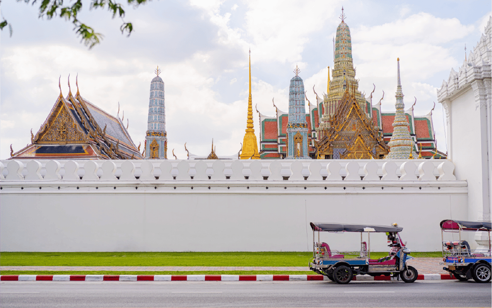 Bangkok: Grand Palace Skip-the-Line Entry Ticket - Operating Hours and Performance Schedule