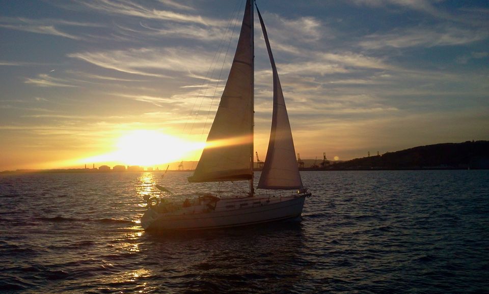 Barcelona: 2-Hour Sunset Cruise on a Sailing Boat - Inclusions