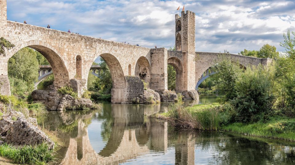 Barcelona: Besalú & Medieval Towns Tour With Hotel Pickup - Experience and Activities