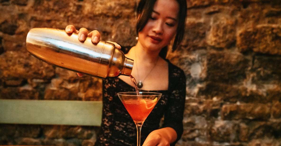 Barcelona: Cocktail Master Class by Mixologist With Tapas - Tapas Menu and Culinary Delights