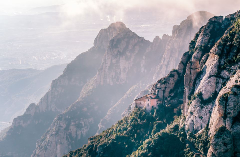 Barcelona: Montserrat Tour With Lunch & Wine Tasting Option - Starting Location and Transportation