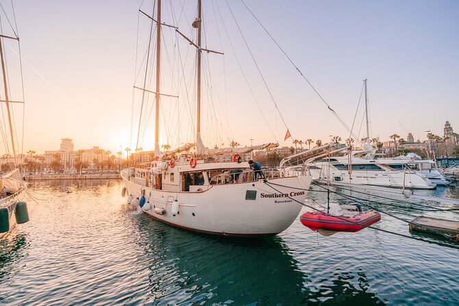 Barcelona Premium Sailing Experience With Drink Included - Traveler Feedback and Highlights