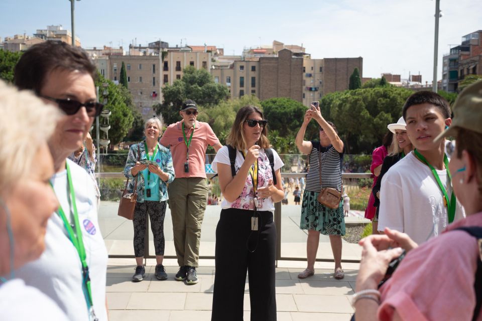 Barcelona: Sagrada Familia Small Group Guided Tour - Inclusions and Accessibility