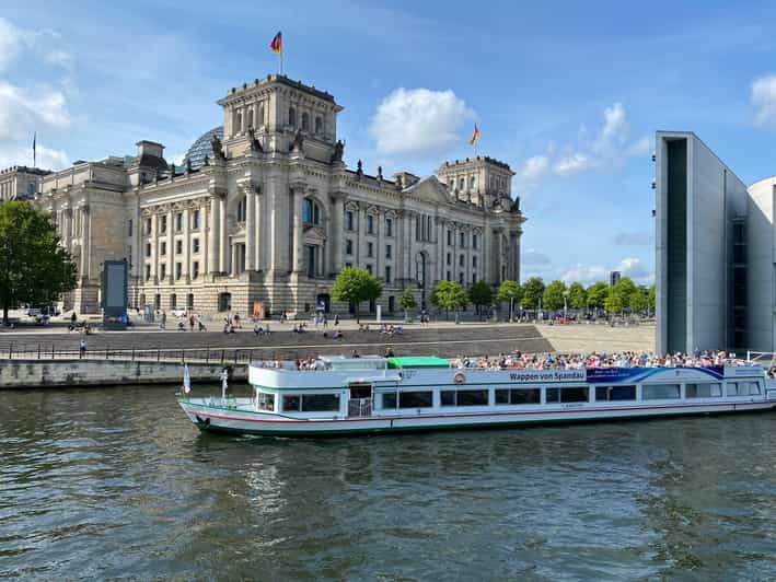 Berlin: 3.5-Hour Sightseeing Cruise on the Spree River - Onboard Experience